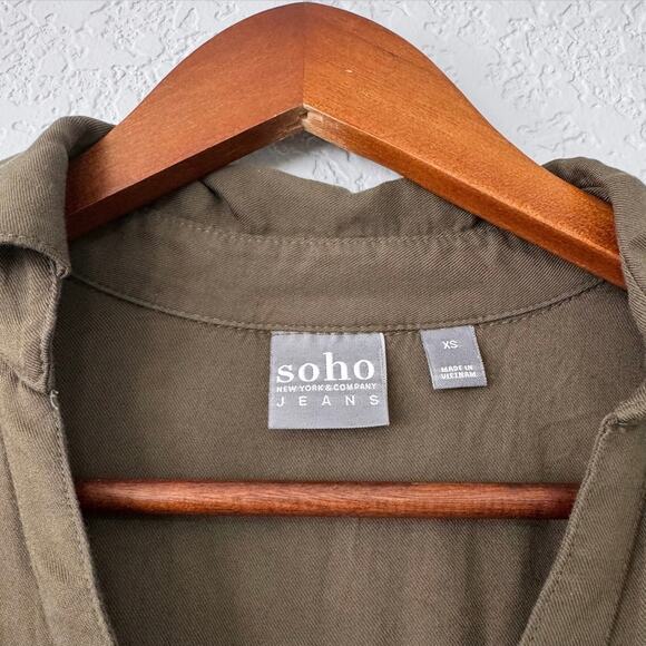 Soho Jeans Green Cold Shoulder Long Sleeve Button Up Top Size X-small - Picture 3 of 4